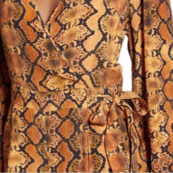 BAND of GYPSIES LONG SLEEVE WIDE LEG DRESSY SNAKE SKIN JUMPSUIT  NWT🎁 - Picture 4 of 7